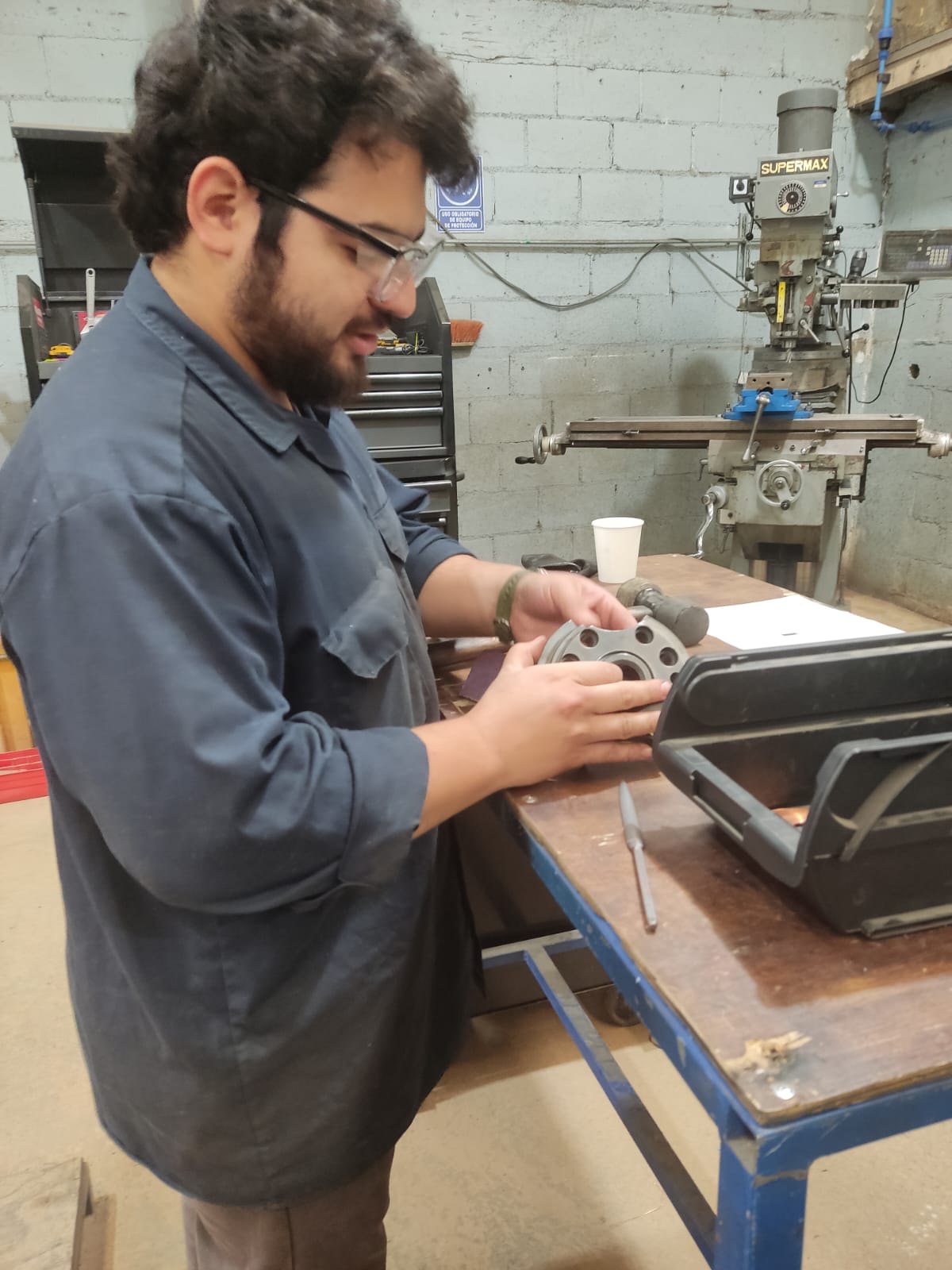 Fresadora Supermax en el taller